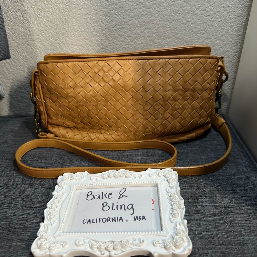 Bottega Veneta intercciato crossbody bag - Picture 2 of 16